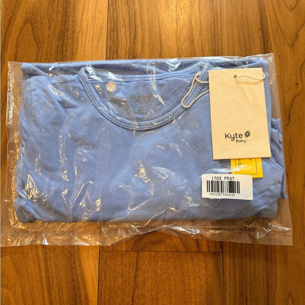 Kyte BABY Periwinkle Blue Kids long sleeve Pajama Set size 4T - Picture 2 of 3